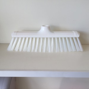 Balai 1/2 dur couleur blanche gamme alimentaire 29cm (PCB6)